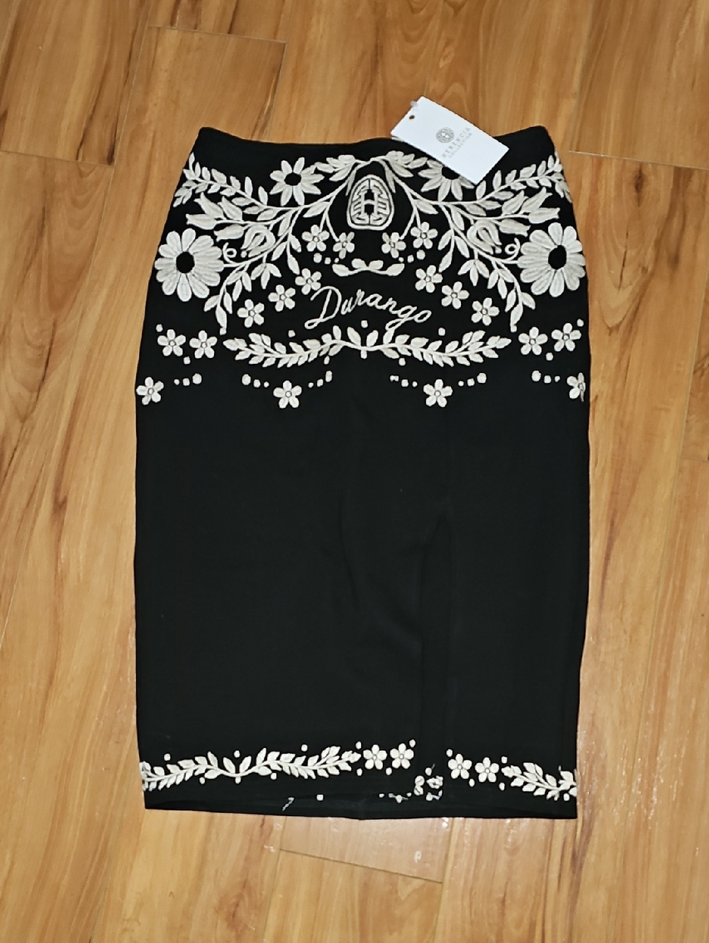 Herencia Collection Black Skirt With Embroidery